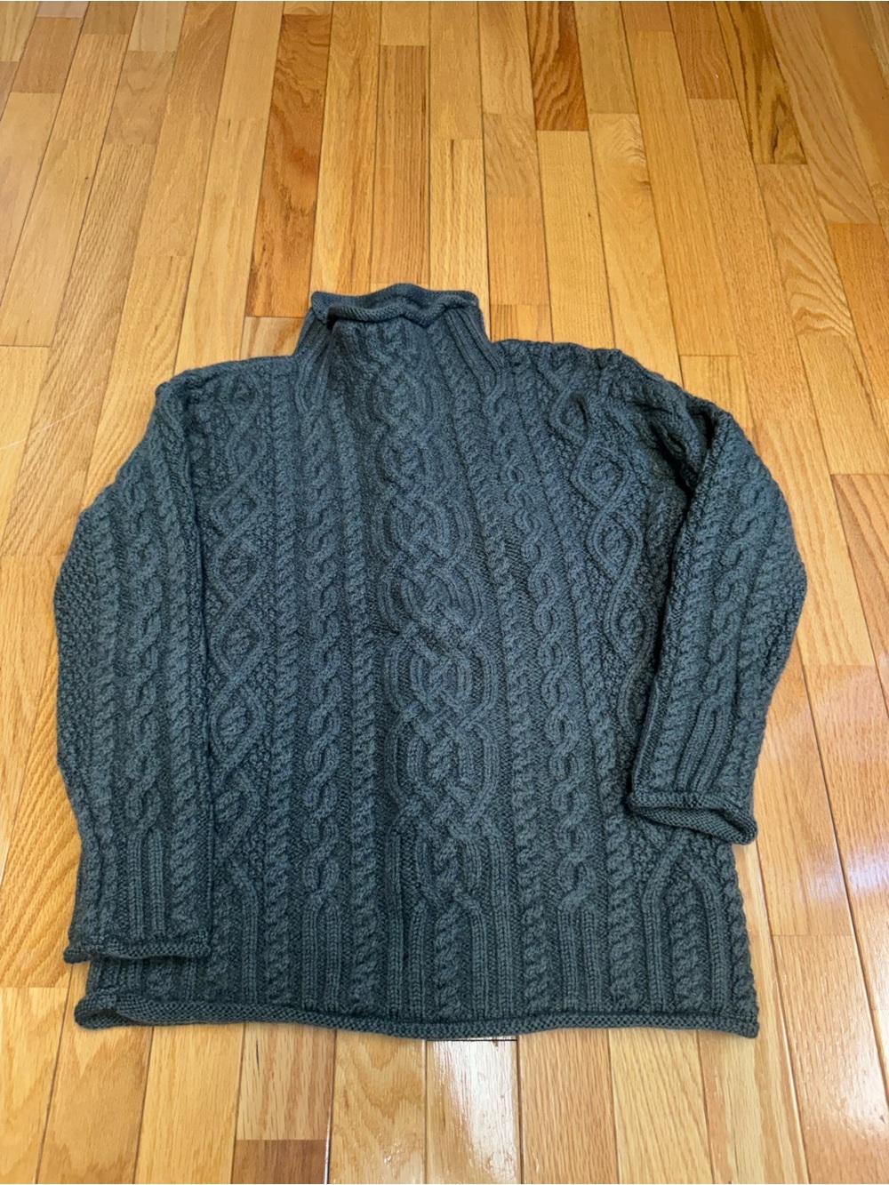 Aran Crafts 100% Merino Wool Irish Green Mock Neck sweater